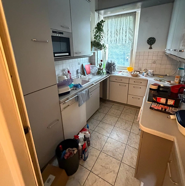 Sperrmüll und Möbel vor der Abholung durch Hauptstadt Entsorger